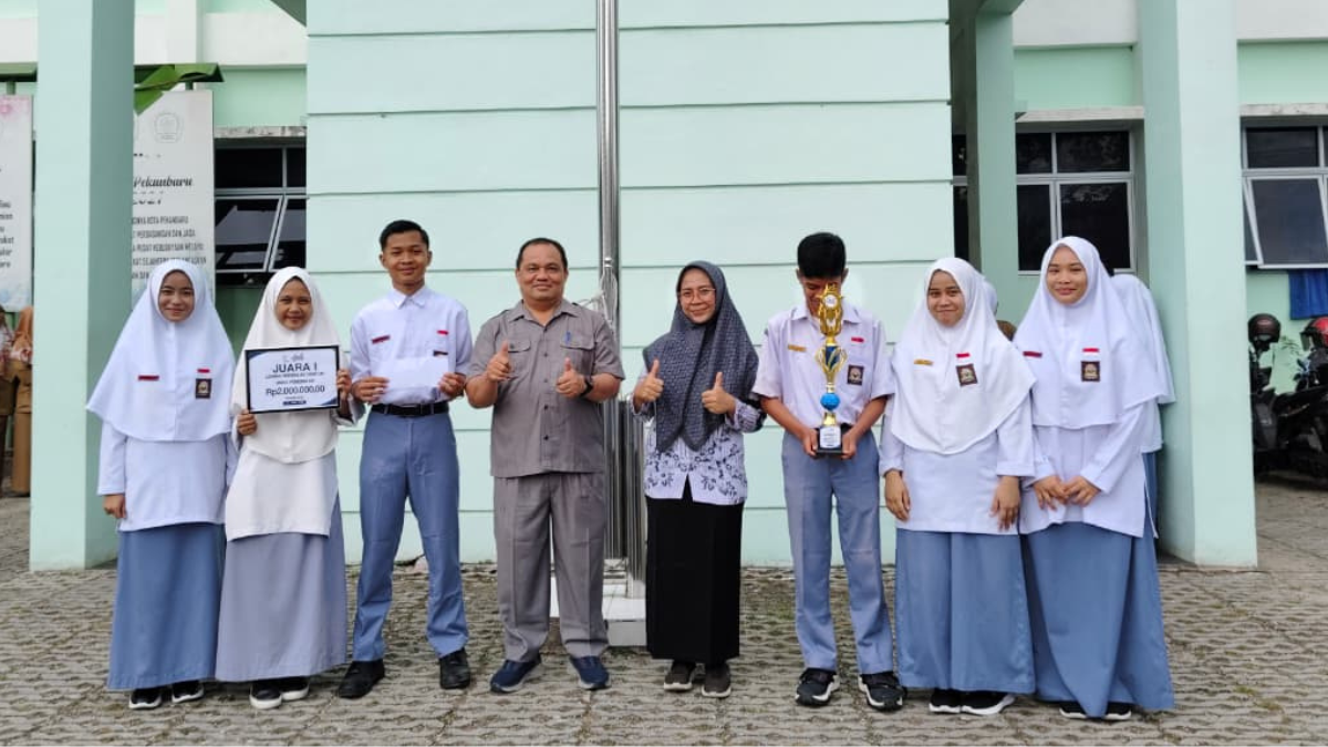 644-juara-1-pada-lomba-berbalas-pantun-tingkat-smasmk-sederajat-tahun-2025