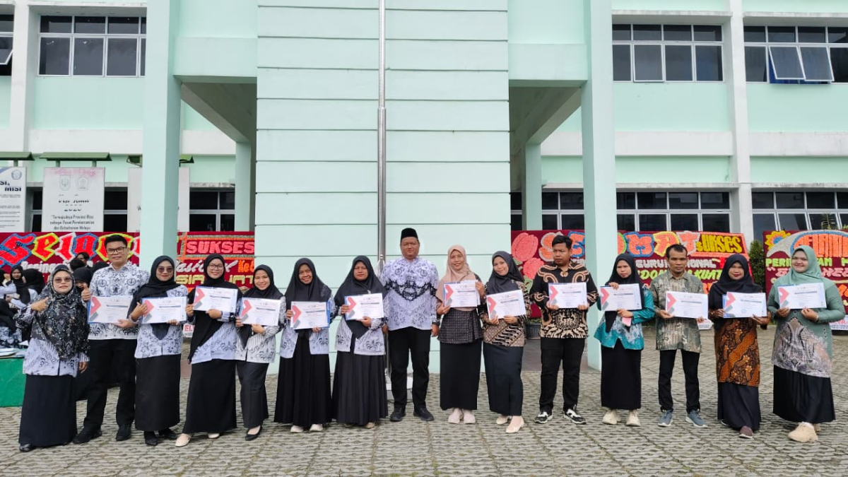 649-memperingati-hari-guru-di-smk-abdurrab-pekanbaru